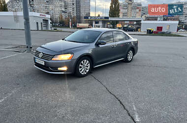 Седан Volkswagen Passat 2012 в Харькове