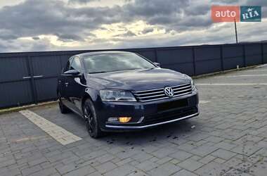 Седан Volkswagen Passat 2010 в Рожнятові