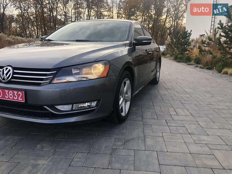 Седан Volkswagen Passat 2015 в Луцке