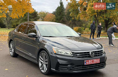 Седан Volkswagen Passat 2017 в Ровно