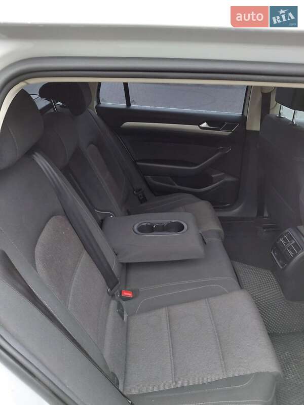 Универсал Volkswagen Passat 2016 в Дрогобыче