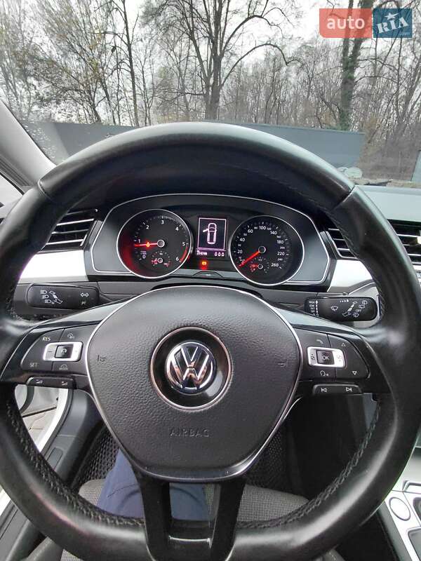 Универсал Volkswagen Passat 2016 в Дрогобыче