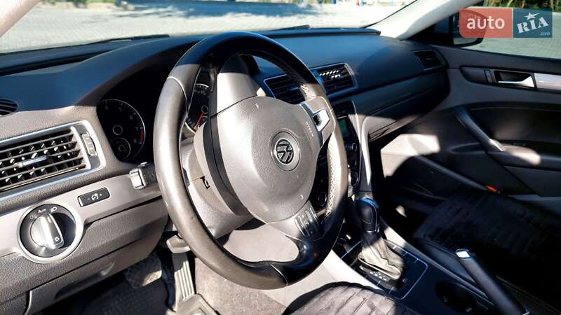 Седан Volkswagen Passat 2014 в Кропивницком