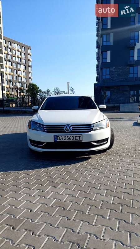 Седан Volkswagen Passat 2014 в Кропивницком