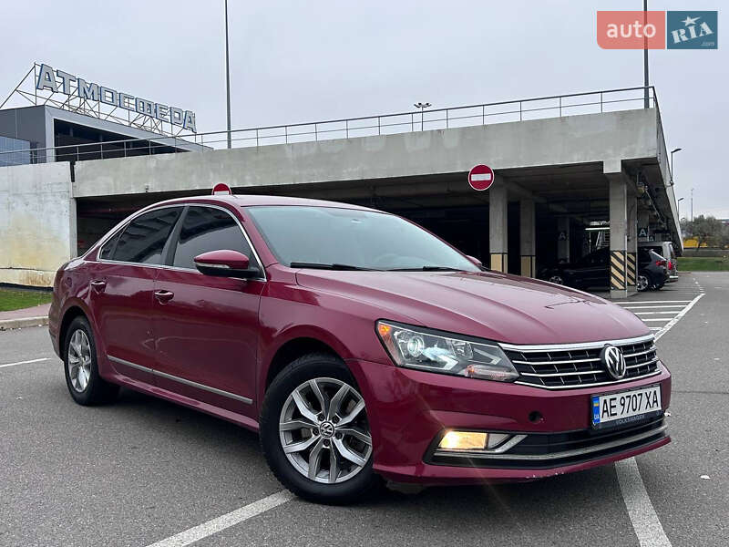 Седан Volkswagen Passat 2016 в Киеве