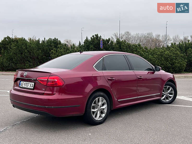 Седан Volkswagen Passat 2016 в Киеве