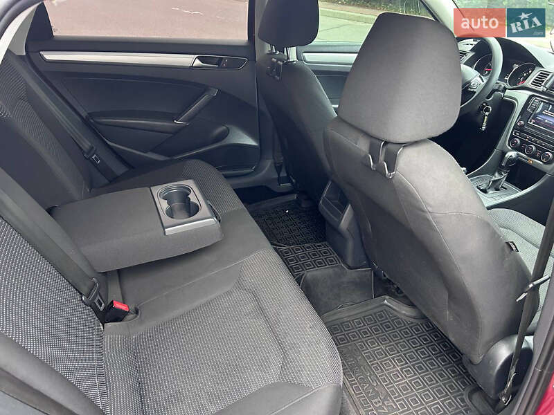 Седан Volkswagen Passat 2016 в Киеве