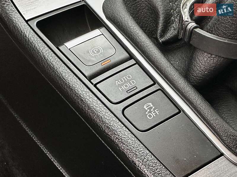 Седан Volkswagen Passat 2014 в Львове