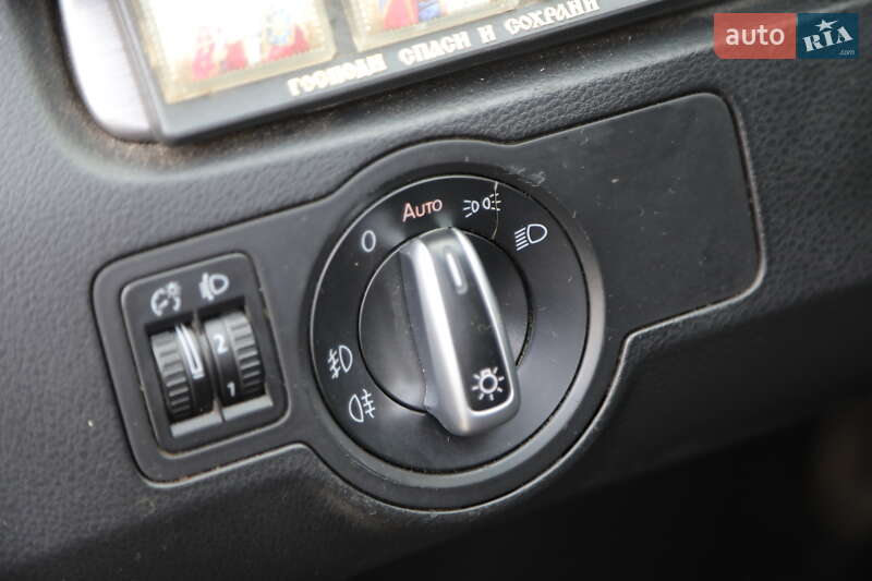 Седан Volkswagen Passat 2011 в Харькове