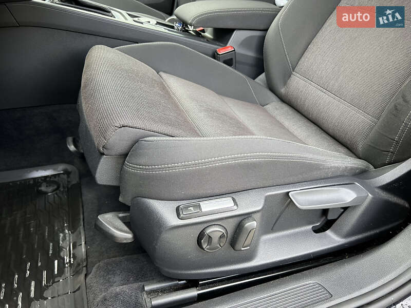 Универсал Volkswagen Passat 2015 в Львове фото 22 Универсал Volkswagen Passat 2015 в Львове