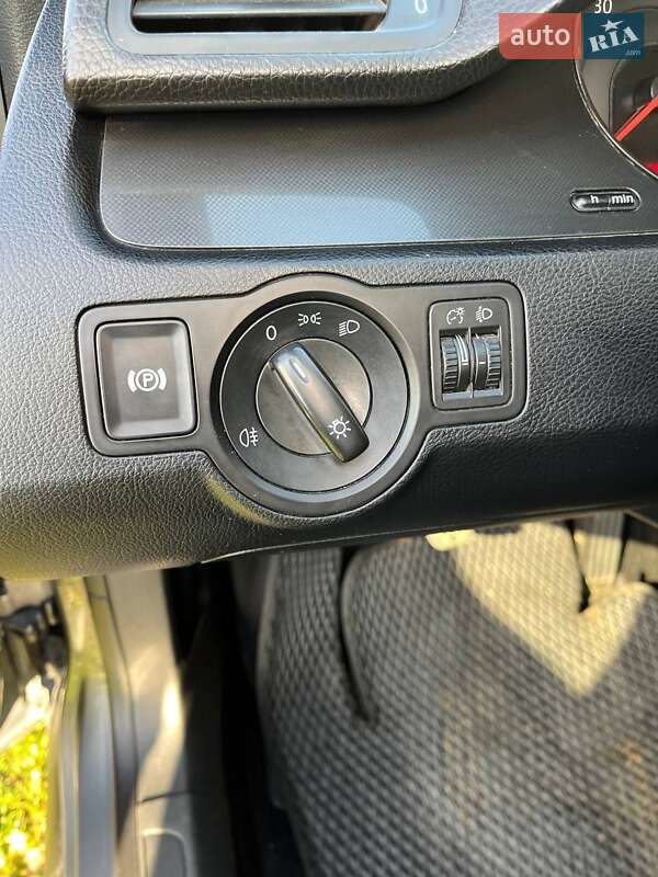 Седан Volkswagen Passat 2006 в Горбовой фото 14 Седан Volkswagen Passat 2006 в Горбовой