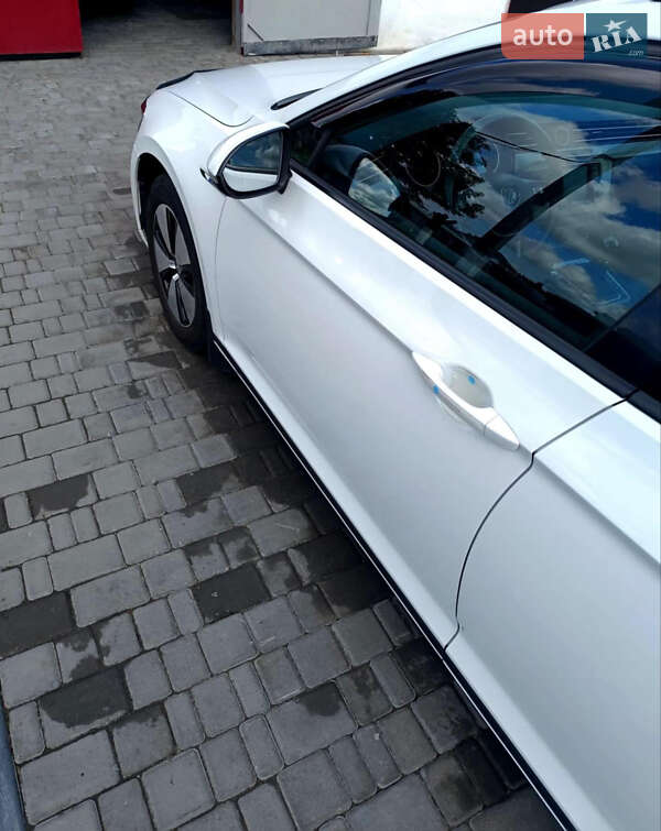 Универсал Volkswagen Passat 2016 в Брусилове