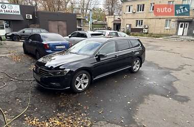 Универсал Volkswagen Passat 2020 в Киеве