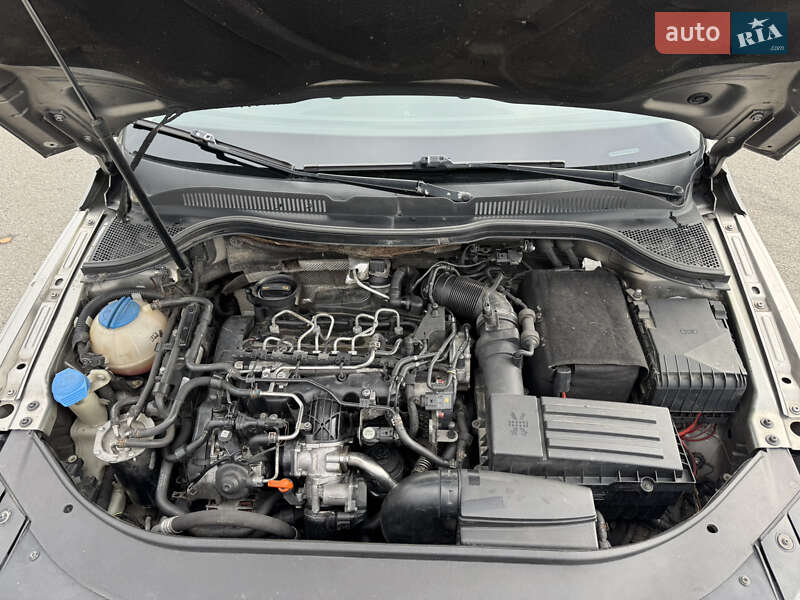 Седан Volkswagen Passat 2010 в Буче