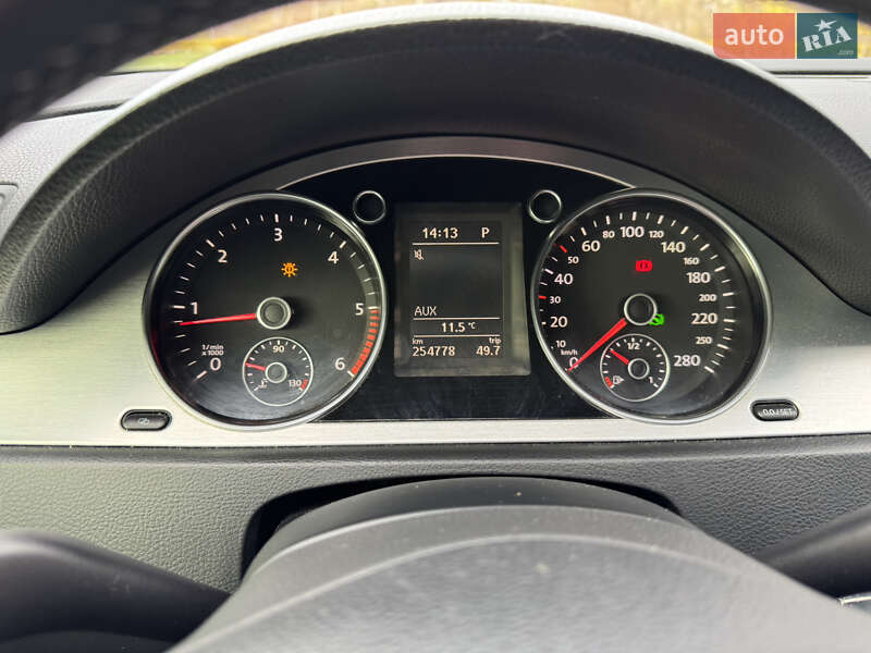 Седан Volkswagen Passat 2010 в Буче