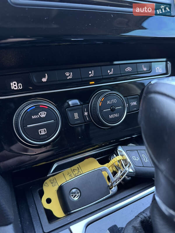 Универсал Volkswagen Passat 2017 в Почаеве