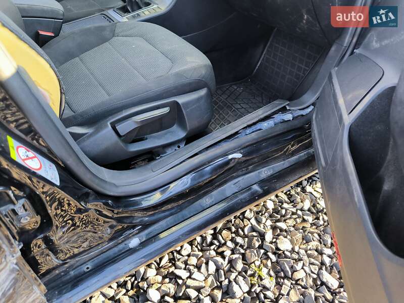 Универсал Volkswagen Passat 2011 в Луцке