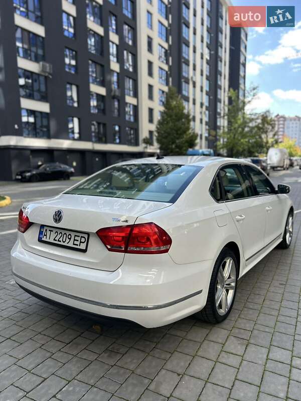 Седан Volkswagen Passat 2014 в Ивано-Франковске