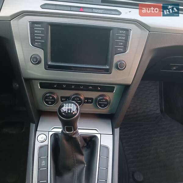 Универсал Volkswagen Passat 2015 в Львове