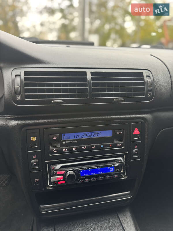 Універсал Volkswagen Passat 2001 в Рівному