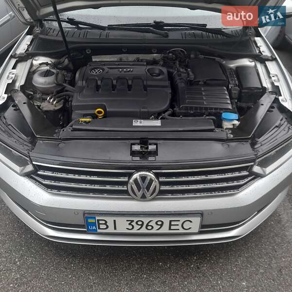 Универсал Volkswagen Passat 2016 в Киеве
