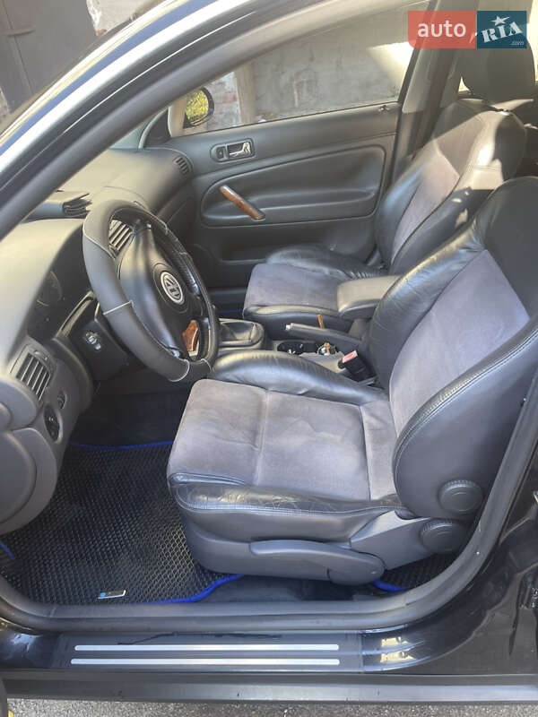 Седан Volkswagen Passat 2004 в Луцке фото 12 Седан Volkswagen Passat 2004 в Луцке
