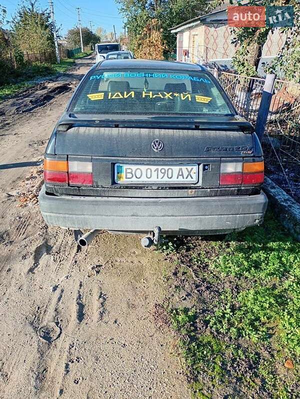 Седан Volkswagen Passat 1990 в Лановцах