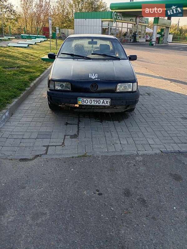Седан Volkswagen Passat 1990 в Лановцах