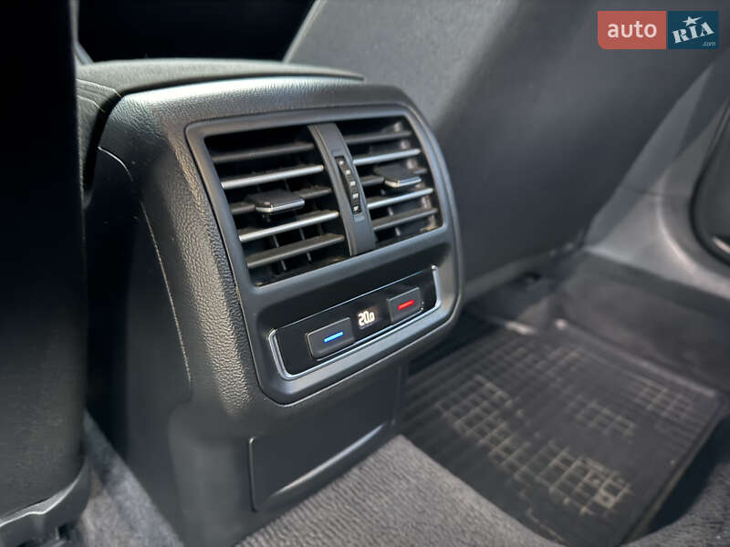 Универсал Volkswagen Passat 2016 в Луцке фото 16 Универсал Volkswagen Passat 2016 в Луцке