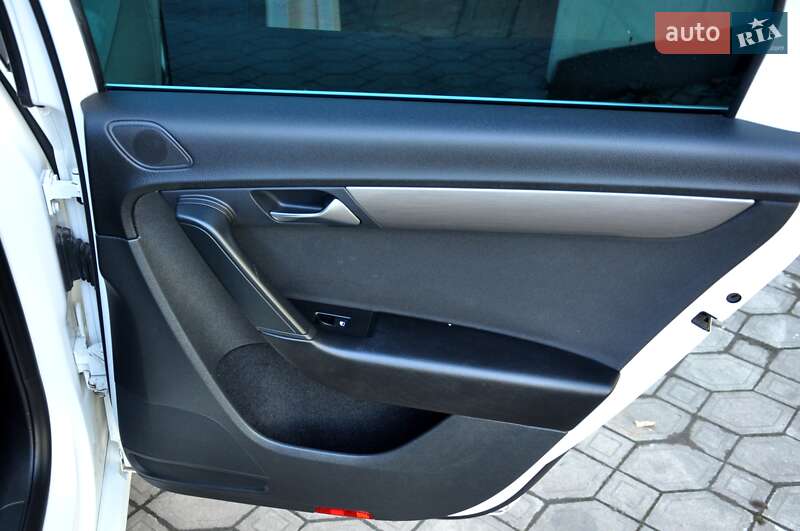 Универсал Volkswagen Passat 2011 в Львове фото 22 Универсал Volkswagen Passat 2011 в Львове