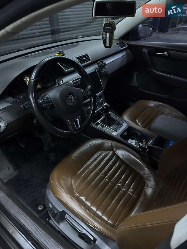Универсал Volkswagen Passat 2013 в Черкассах