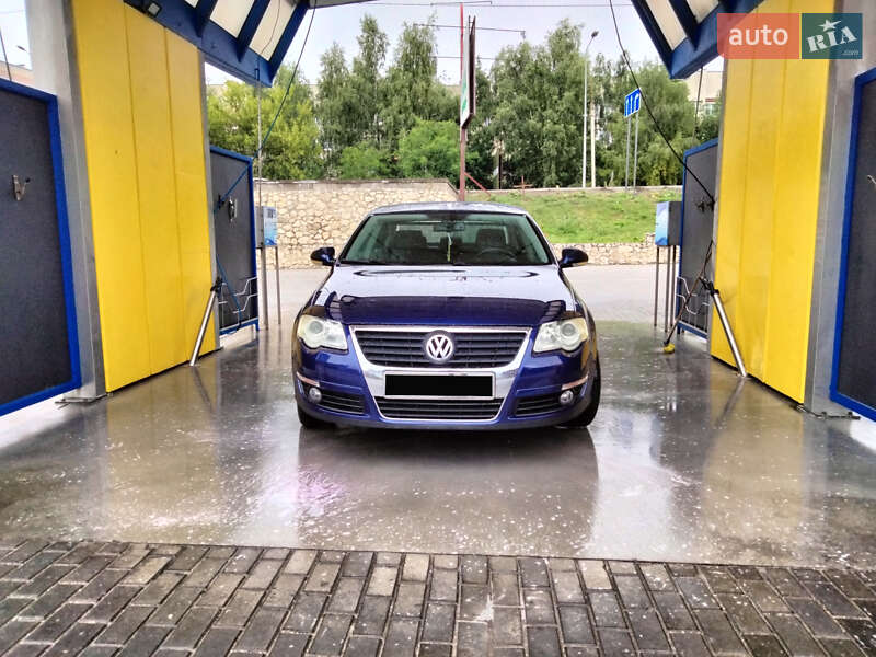 Седан Volkswagen Passat 2005 в Валках