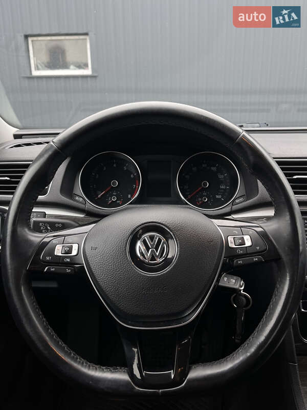 Седан Volkswagen Passat 2016 в Киеве фото 12 Седан Volkswagen Passat 2016 в Киеве