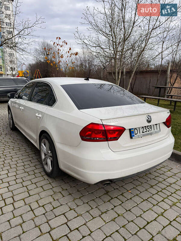 Седан Volkswagen Passat 2013 в Ивано-Франковске