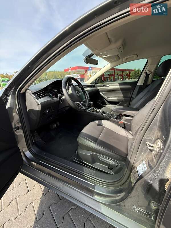 Седан Volkswagen Passat 2016 в Чернівцях