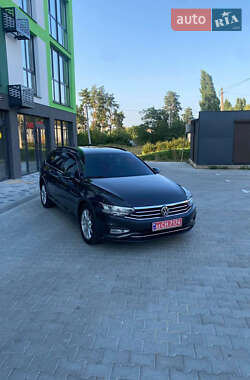 Универсал Volkswagen Passat 2020 в Вараше
