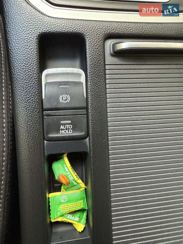 Универсал Volkswagen Passat 2019 в Броварах фото 44 Универсал Volkswagen Passat 2019 в Броварах