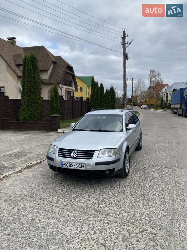 Универсал Volkswagen Passat 2004 в Вараше