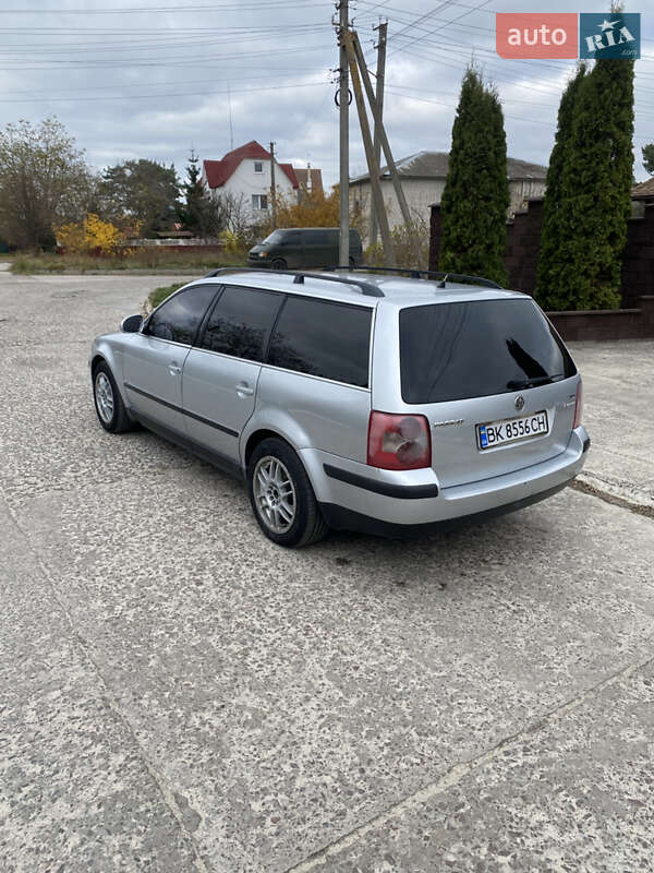Универсал Volkswagen Passat 2004 в Вараше