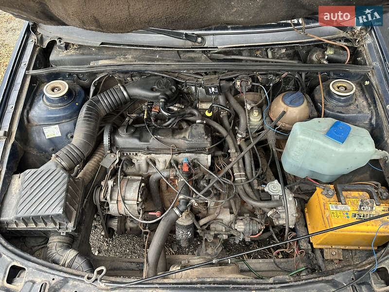 Универсал Volkswagen Passat 1990 в Киеве