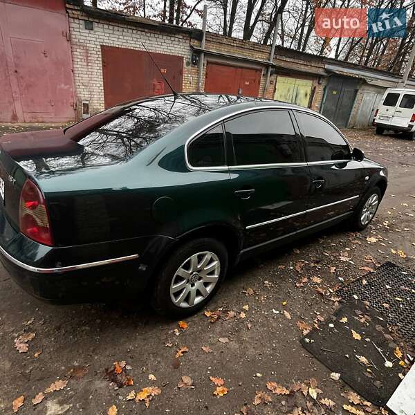 Седан Volkswagen Passat 2001 в Киеве
