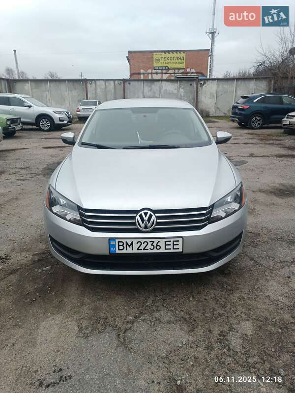 Седан Volkswagen Passat 2012 в Сумах