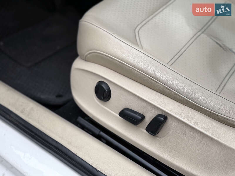 Седан Volkswagen Passat 2015 в Киеве