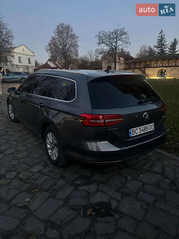 Универсал Volkswagen Passat 2015 в Жовкве