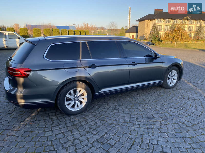 Универсал Volkswagen Passat 2015 в Жовкве