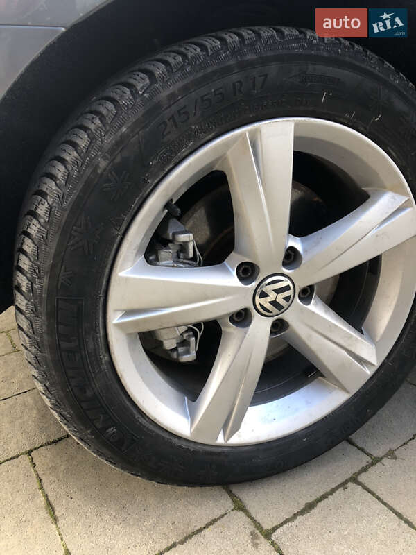 Седан Volkswagen Passat 2015 в Луцке