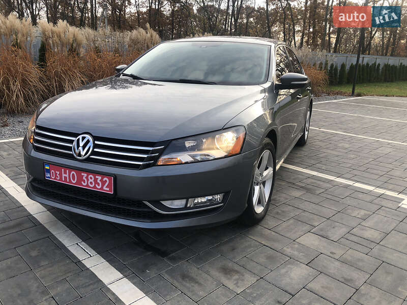 Седан Volkswagen Passat 2015 в Луцке