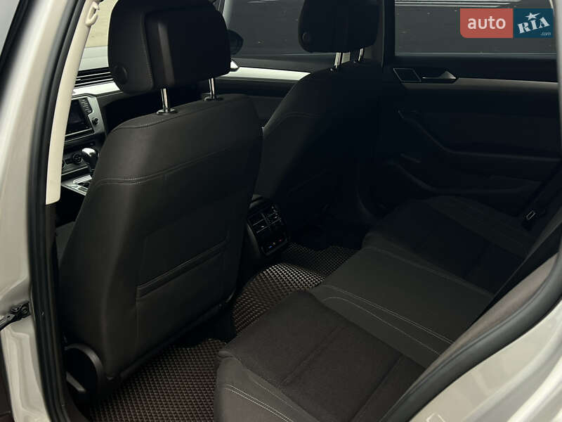 Універсал Volkswagen Passat 2015 в Миколаєві