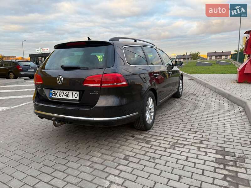 Универсал Volkswagen Passat 2011 в Ровно