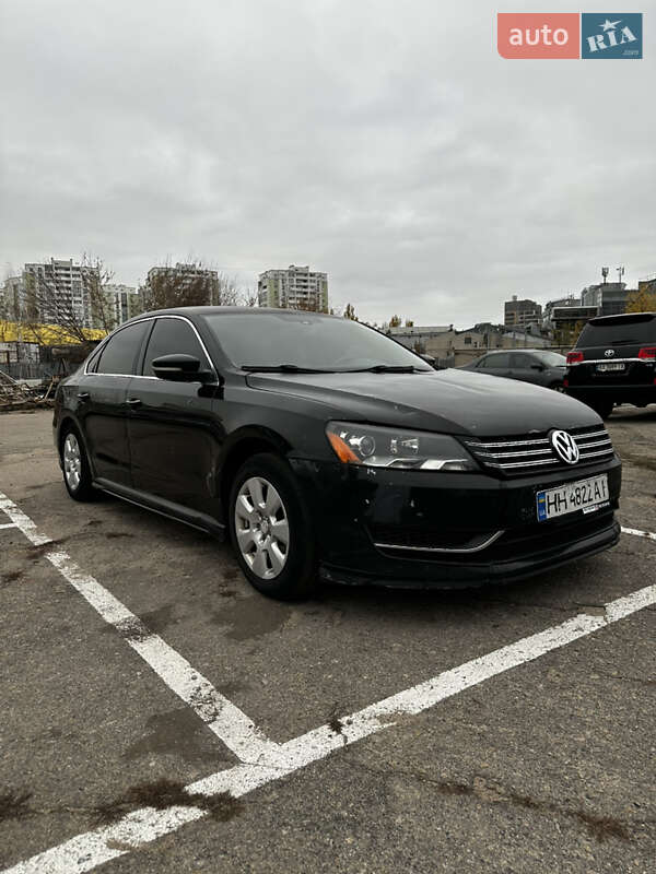 Седан Volkswagen Passat 2012 в Харькове